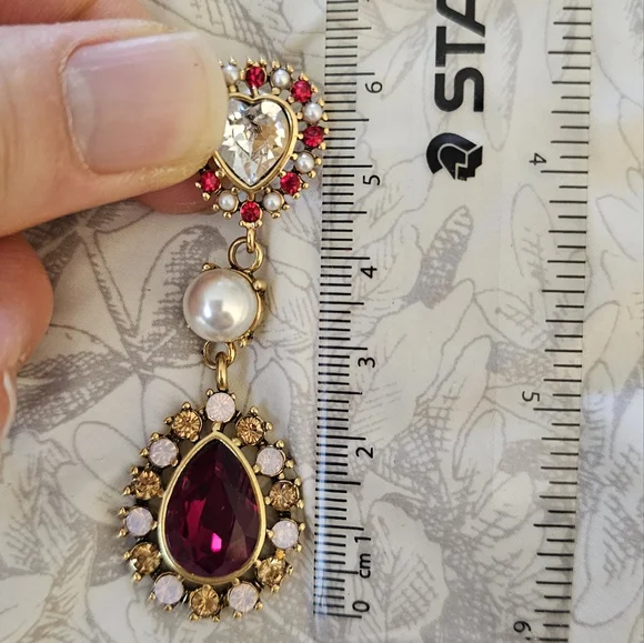 Red earings - Picture 3 of 5